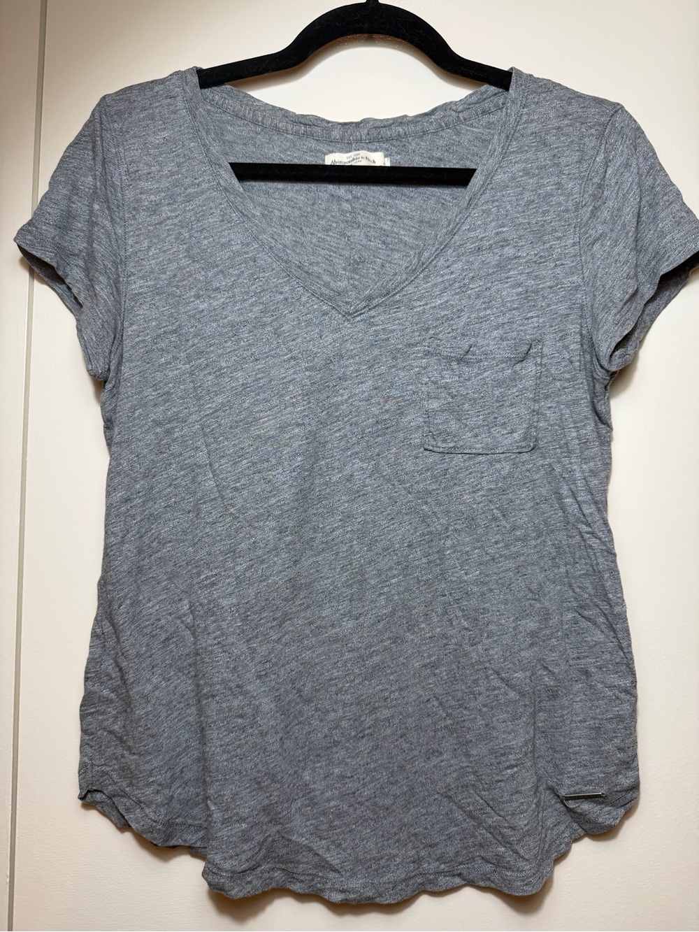 VINTAGE Size S Abercrombie & Fitch Heather Gray V-Neck T-Shirt with Chest Pocket